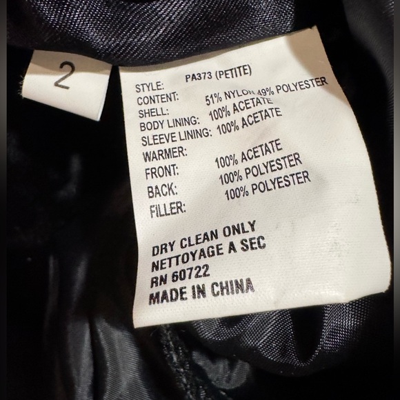 SANYO Elegant Black Women's Coat. Size 2P - Picture 5 of 9